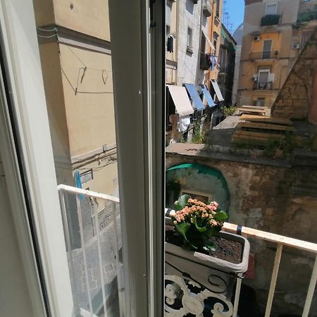 Apartamento Il Vicoletto Sul Castello Nápoles Exterior foto