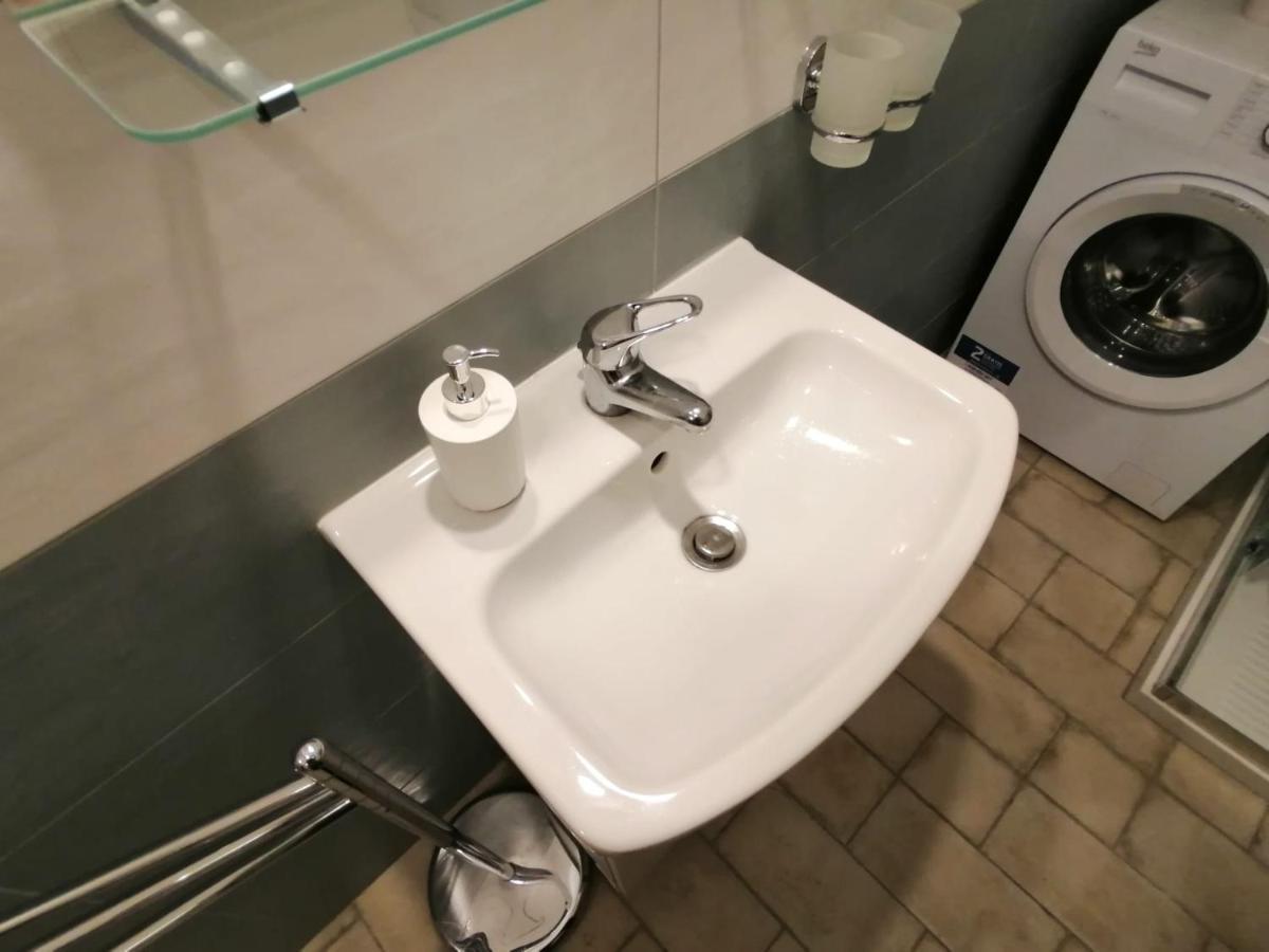 Apartamento Il Vicoletto Sul Castello Nápoles Exterior foto