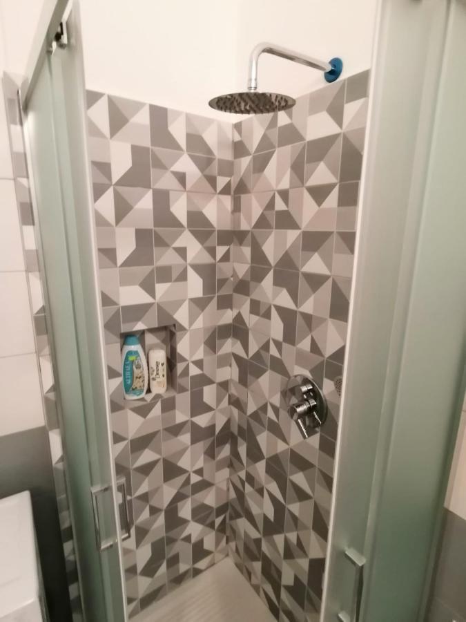Apartamento Il Vicoletto Sul Castello Nápoles Exterior foto