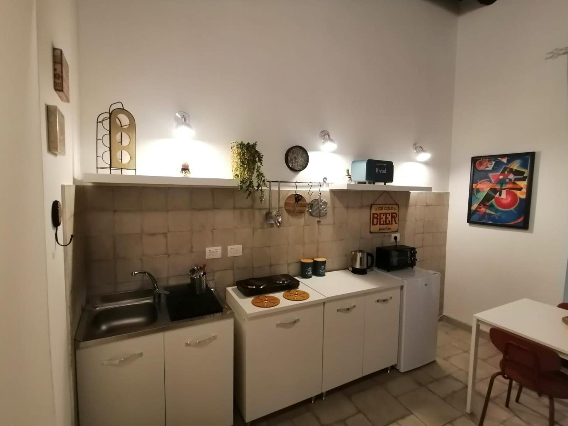 Apartamento Il Vicoletto Sul Castello Nápoles Exterior foto