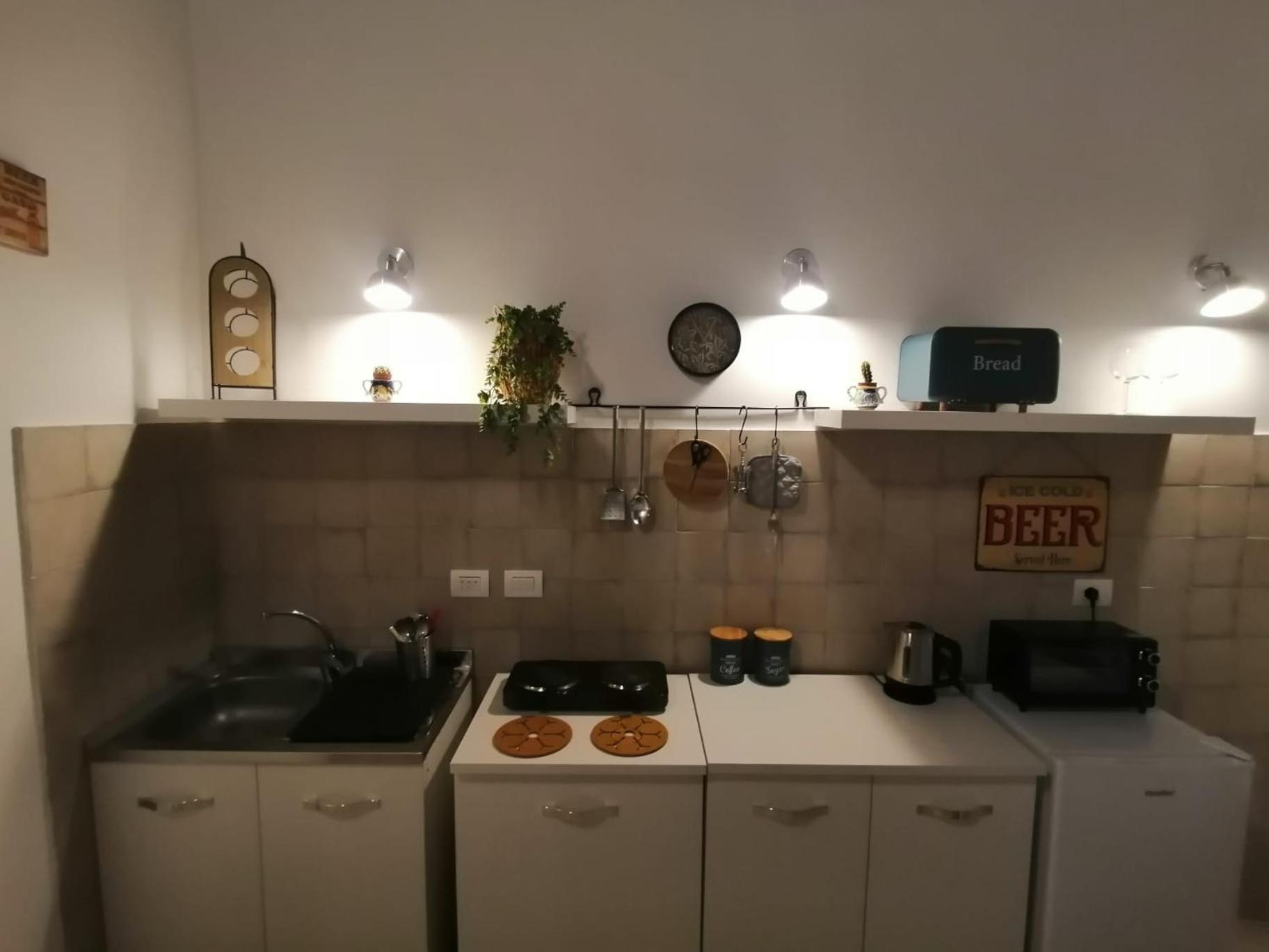 Apartamento Il Vicoletto Sul Castello Nápoles Exterior foto
