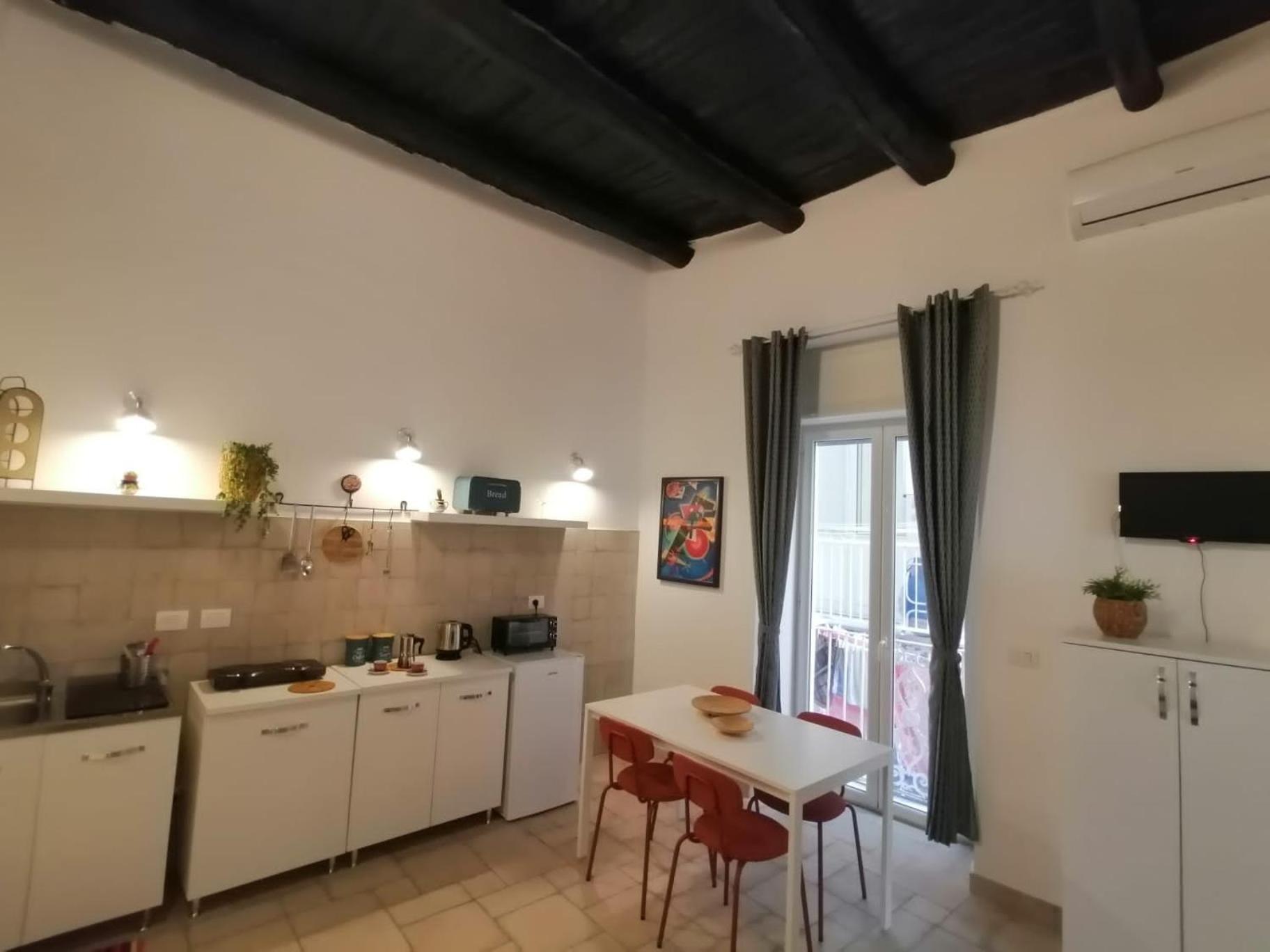 Apartamento Il Vicoletto Sul Castello Nápoles Exterior foto