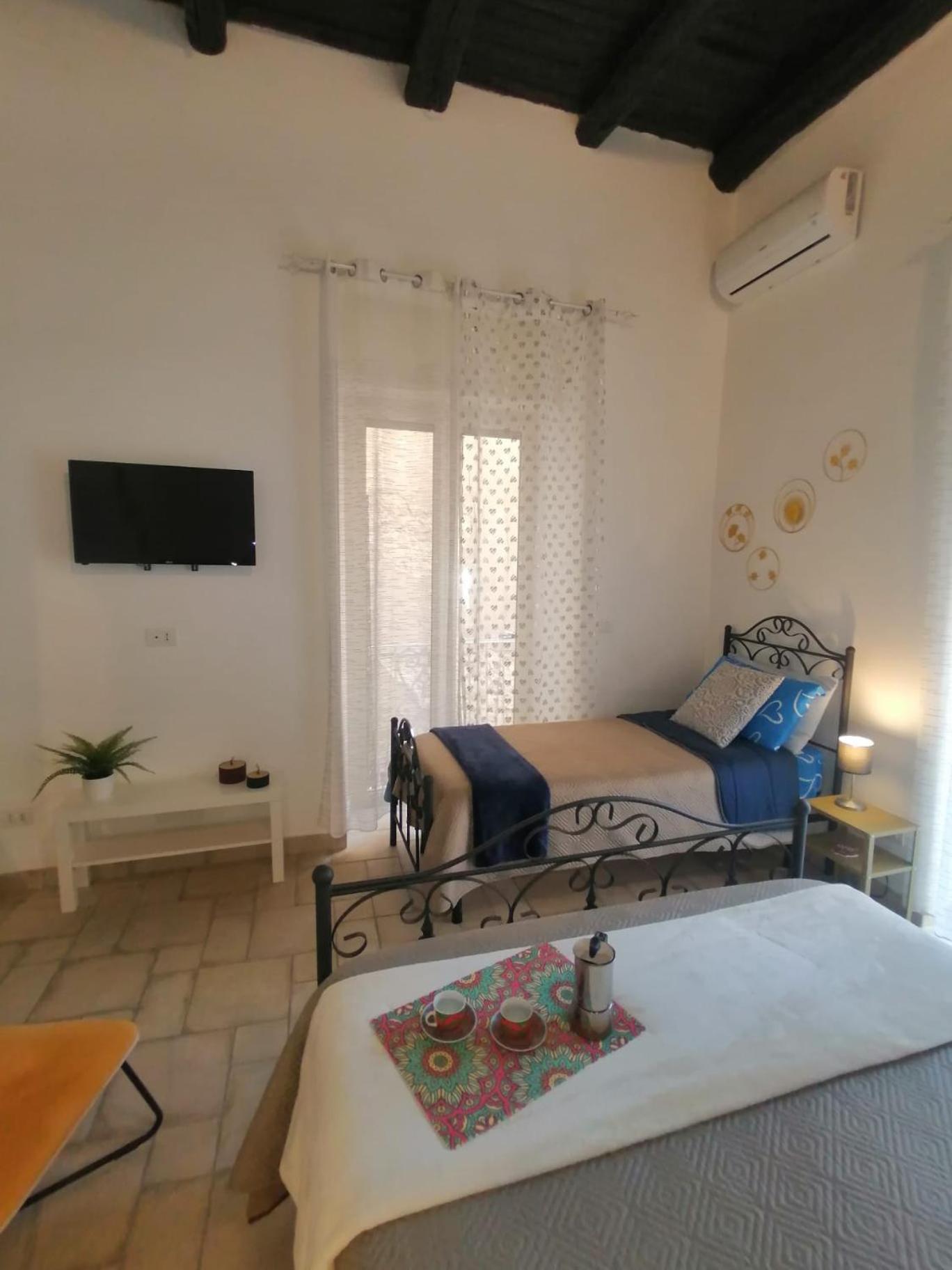 Apartamento Il Vicoletto Sul Castello Nápoles Exterior foto