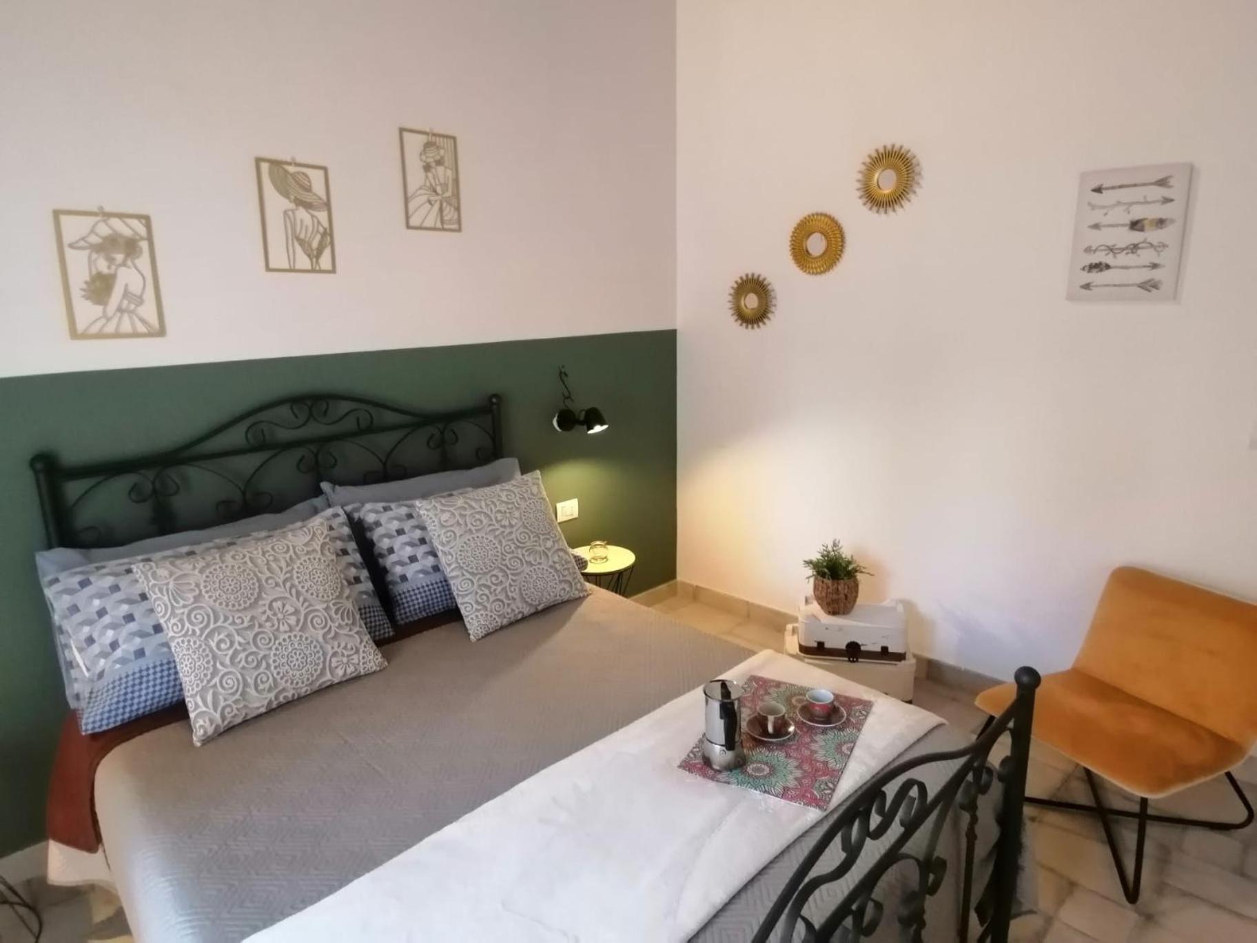 Apartamento Il Vicoletto Sul Castello Nápoles Exterior foto