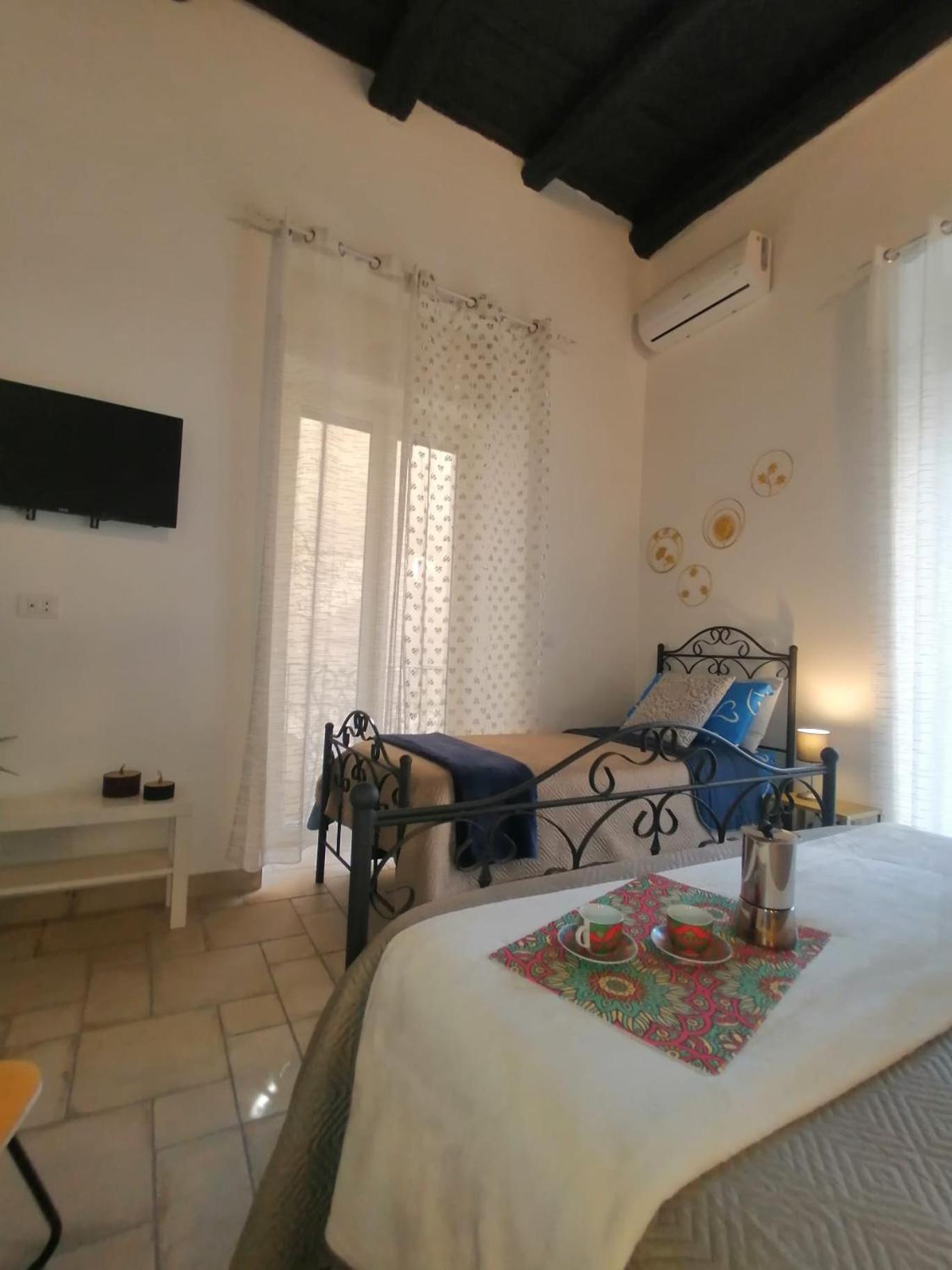 Apartamento Il Vicoletto Sul Castello Nápoles Exterior foto