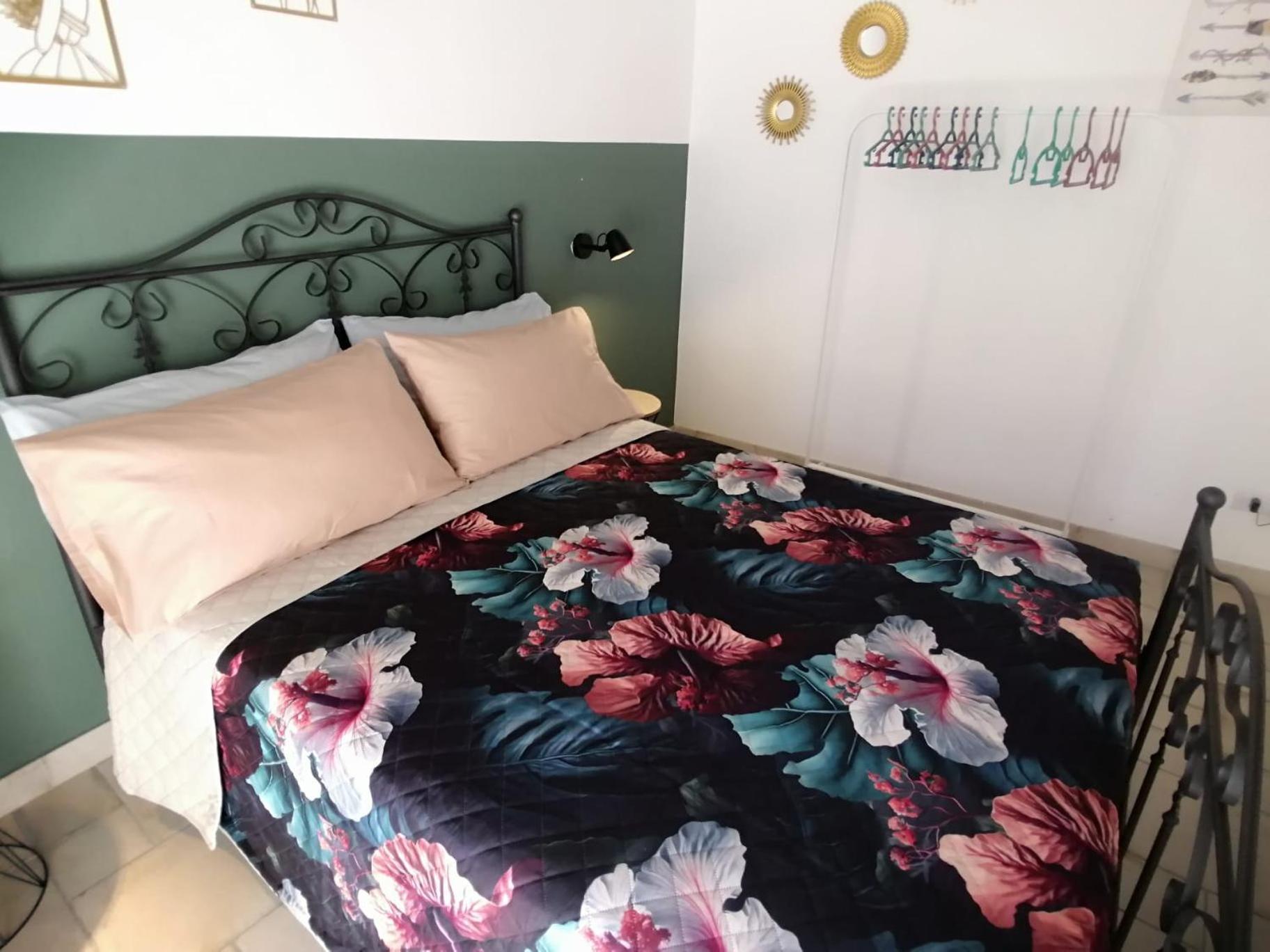 Apartamento Il Vicoletto Sul Castello Nápoles Exterior foto