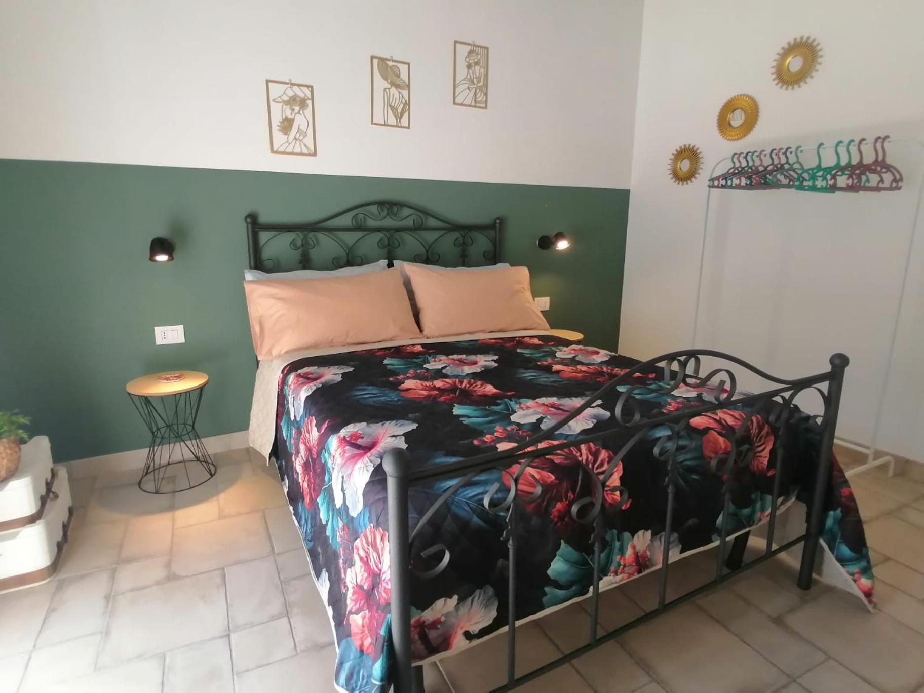 Apartamento Il Vicoletto Sul Castello Nápoles Exterior foto