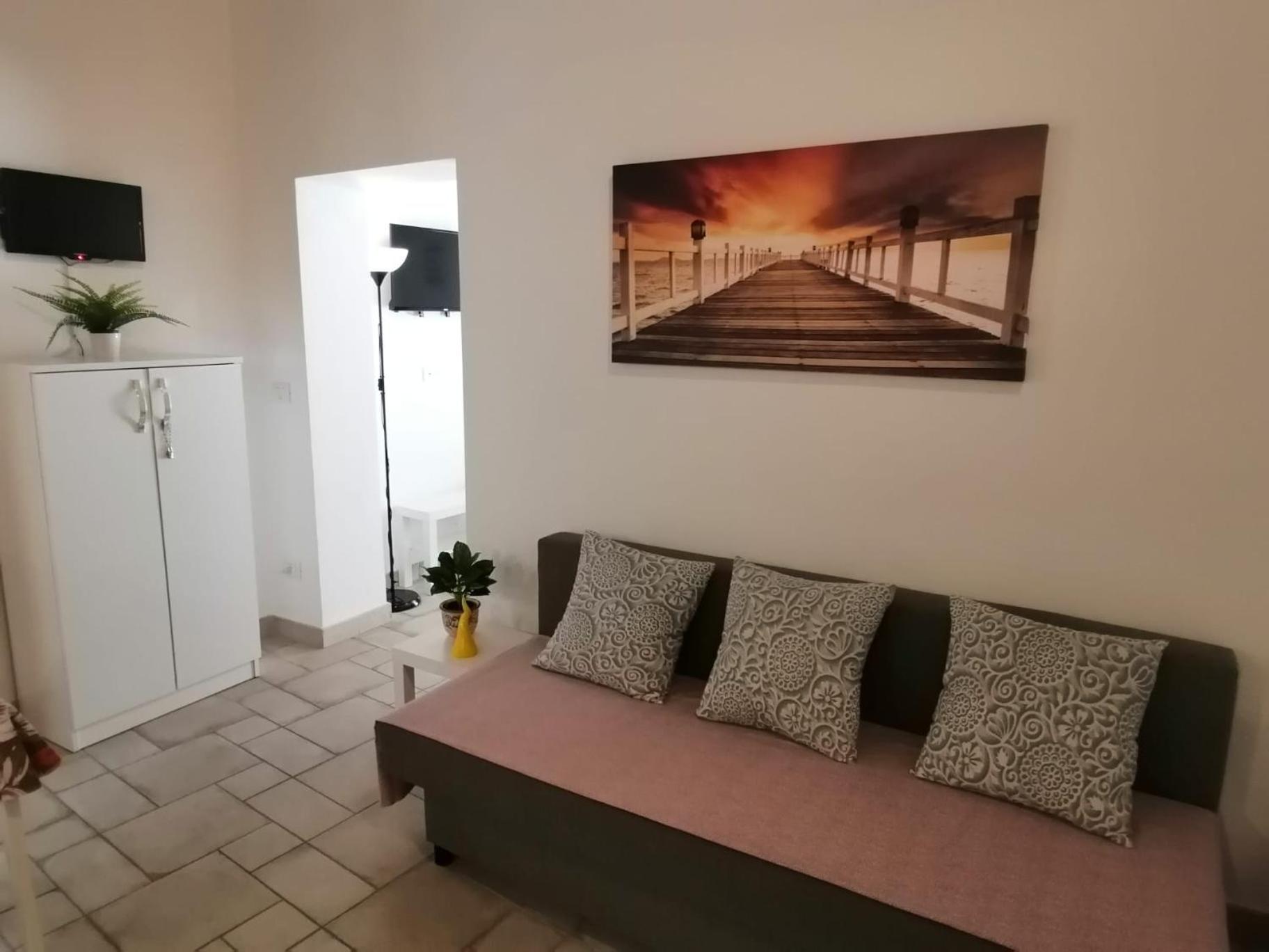 Apartamento Il Vicoletto Sul Castello Nápoles Exterior foto