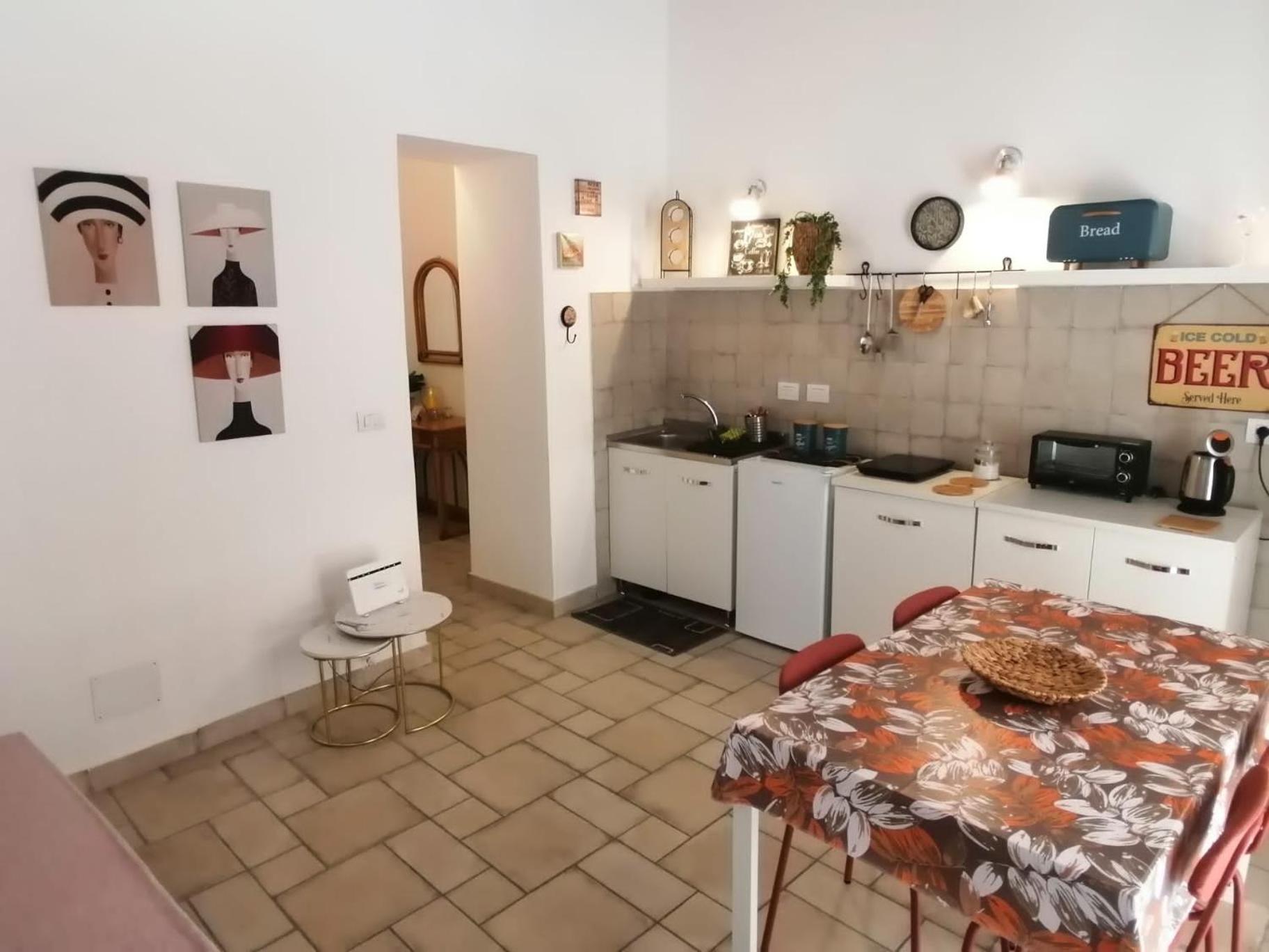 Apartamento Il Vicoletto Sul Castello Nápoles Exterior foto
