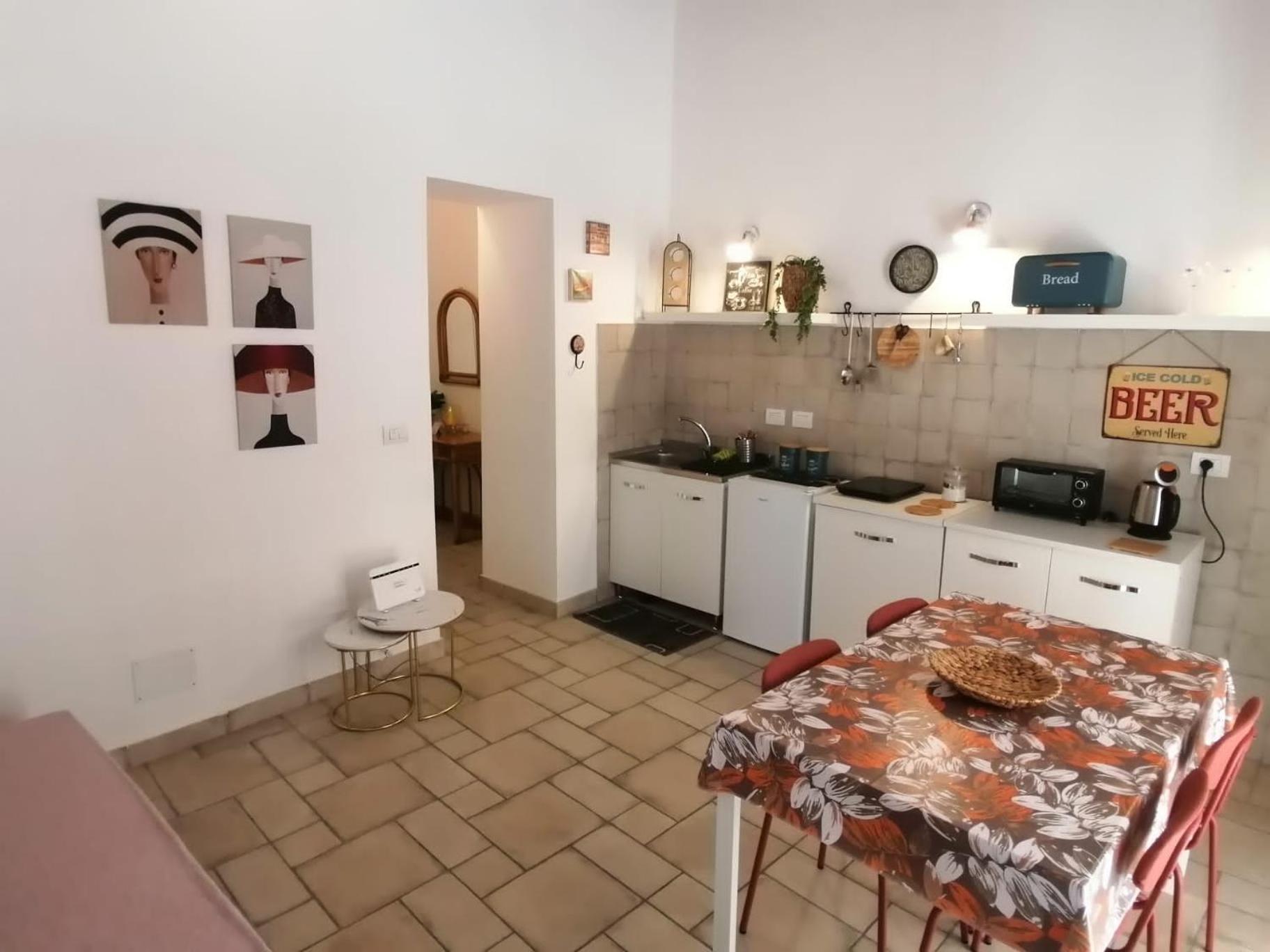 Apartamento Il Vicoletto Sul Castello Nápoles Exterior foto